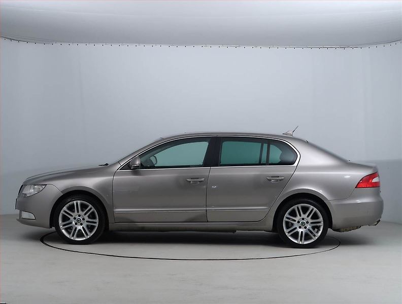 Škoda Superb (2008) 2.0 TDI, Automat, Serv.kniha - fotka 3 z 19