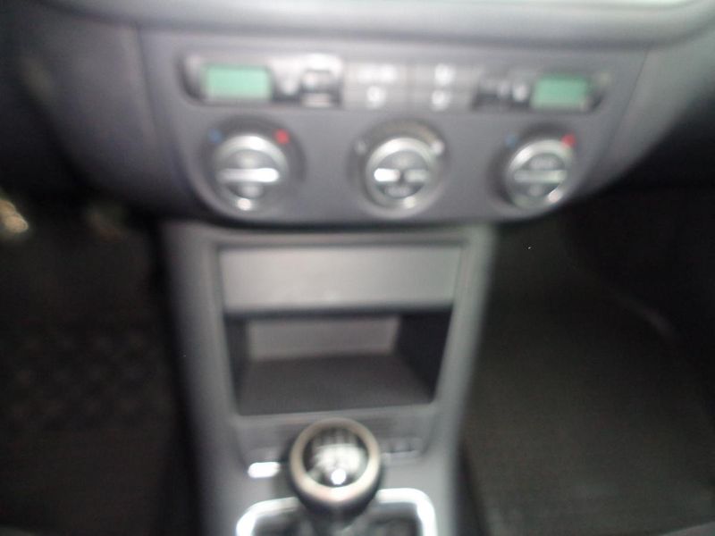 Volkswagen Tiguan 2,0 - fotka 12 z 21