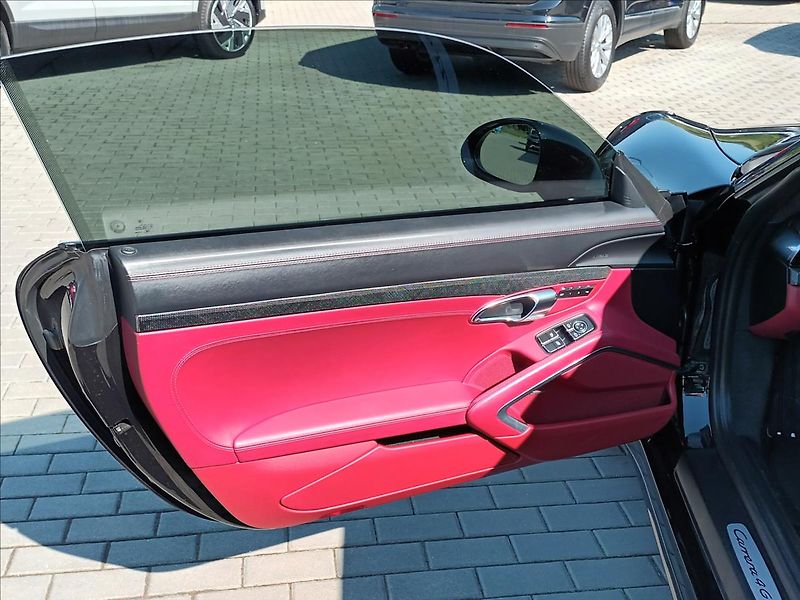 Porsche 911 3,0 Carrera 4 GTS,331KW, - fotka 15 z 50