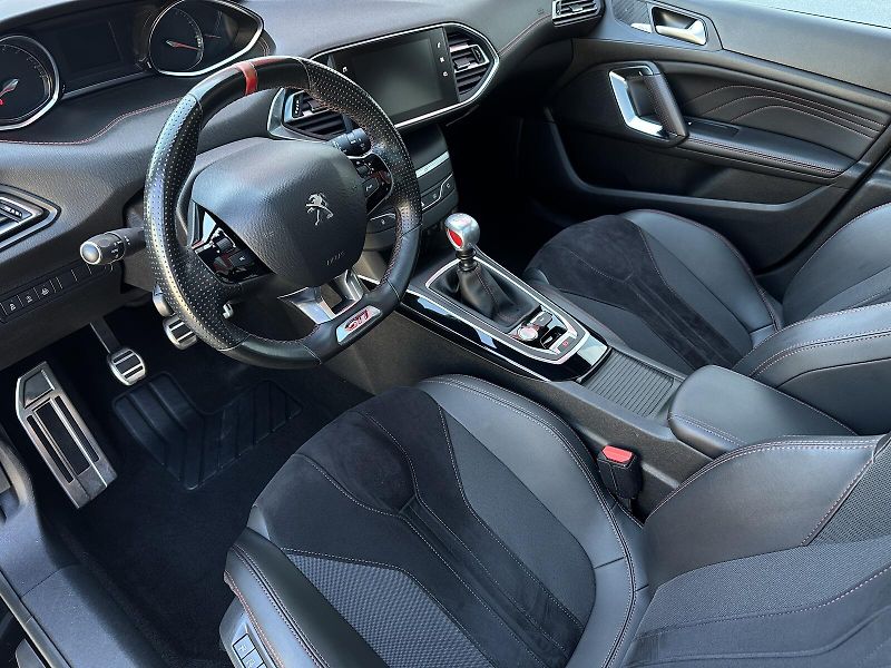 Peugeot 308 308 GTi 272PS NAVI Soundsystem - fotka 13 z 43