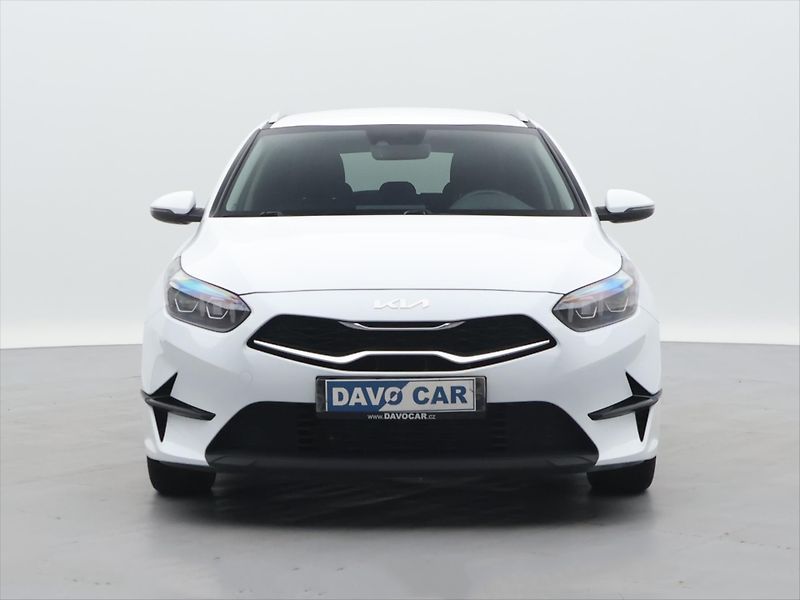 Kia Ceed 1,5 T-GDI 117kW TOP DPH CZ 1.M - fotka 2 z 32