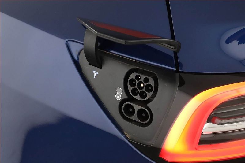 Tesla Model Y (2021) Long Range AWD 75kWh, SoH 91% - fotka 27 z 28