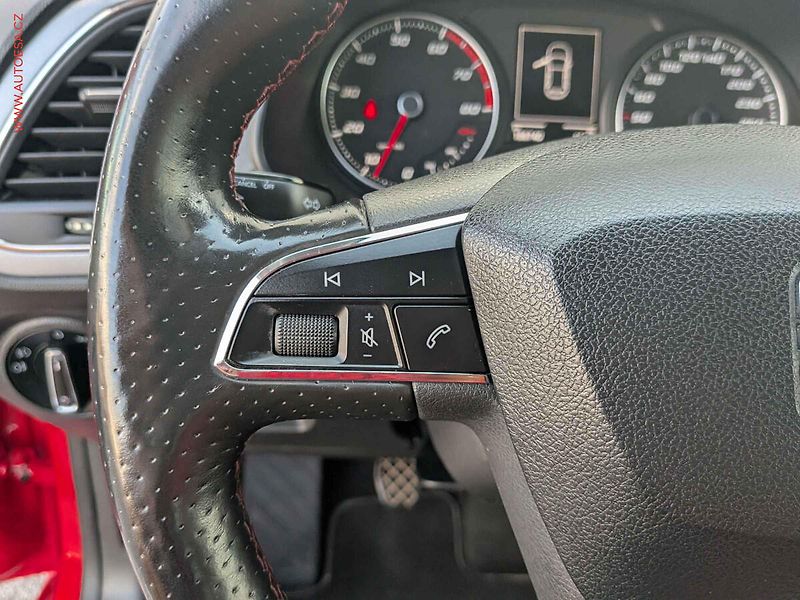 Seat Leon (2015) 1.4 TSi, ČR, AC, tempo - fotka 13 z 16