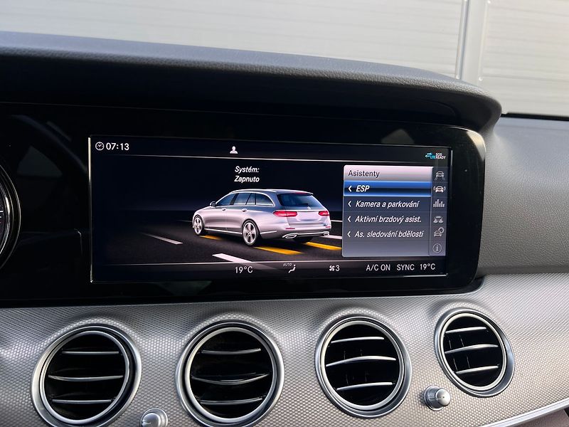 Mercedes-Benz Třídy E 220d Business-P.KAMERA-TAŽNÉ.Z - fotka 37 z 49