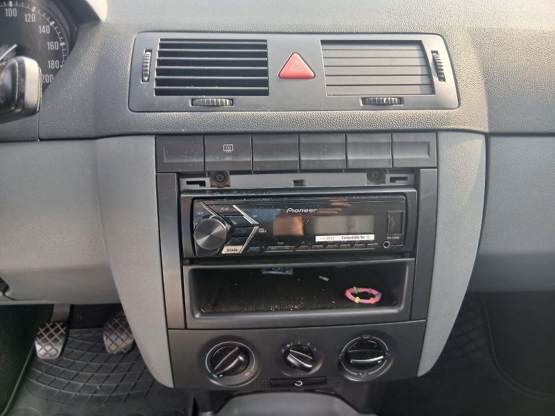 Škoda Fabia 1.4MPI, benzin,  ALU kola - fotka 26 z 27