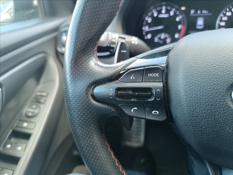 Hyundai i30 1,5 T-GDi, DCT N-line - fotka 16 z 18