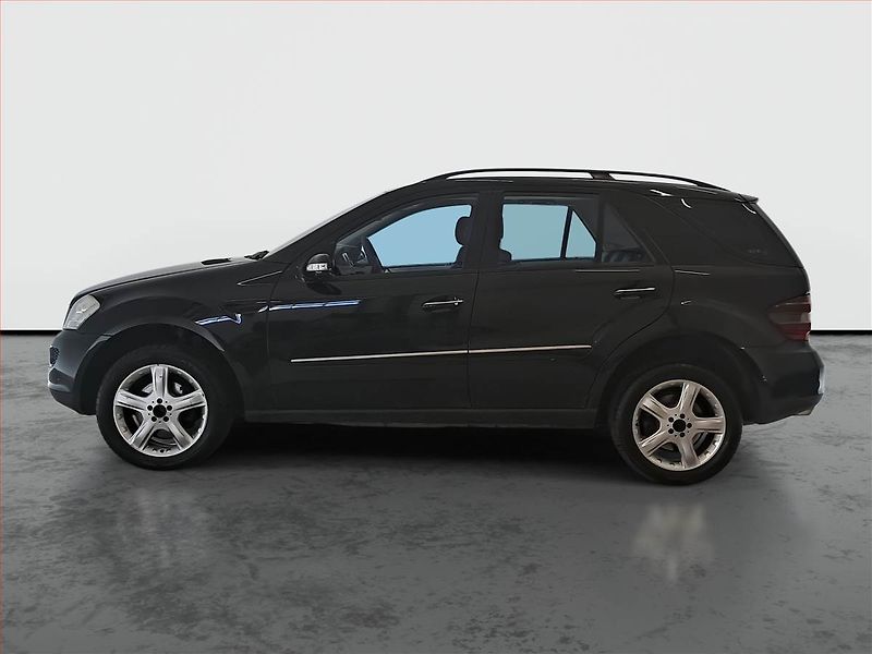 Mercedes-Benz Třídy M (2006) ML 320 CDI , 4X4, Automat - fotka 3 z 17