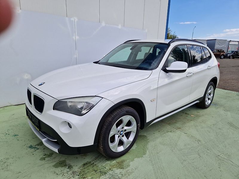 BMW X1 2.0i, 110kW, sDrive - fotka 2 z 32