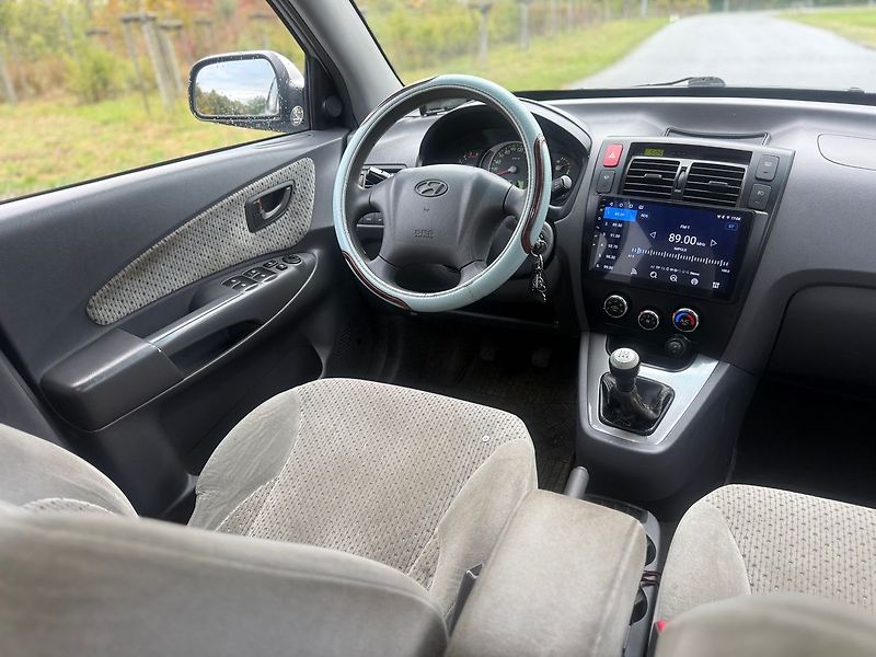 Hyundai Tucson 2,0 TDI 4X4 STK 2027  KLIMATIZ - fotka 10 z 18