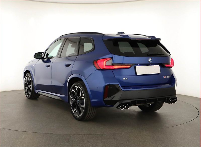 BMW X1 (2025) M35i xDrive - fotka 4 z 23