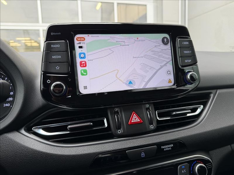 Hyundai i30 1,0 T-GDI DCT  WG Family Smart - fotka 16 z 25