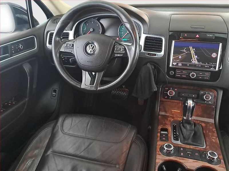 Volkswagen Touareg (2010) 3.0 TDI, 4X4, Automat, Navi - fotka 7 z 25