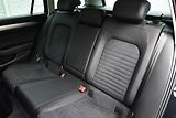 Volkswagen Passat 2.0 TDi CR HIGHLINE, NAVI, LED - náhled 36