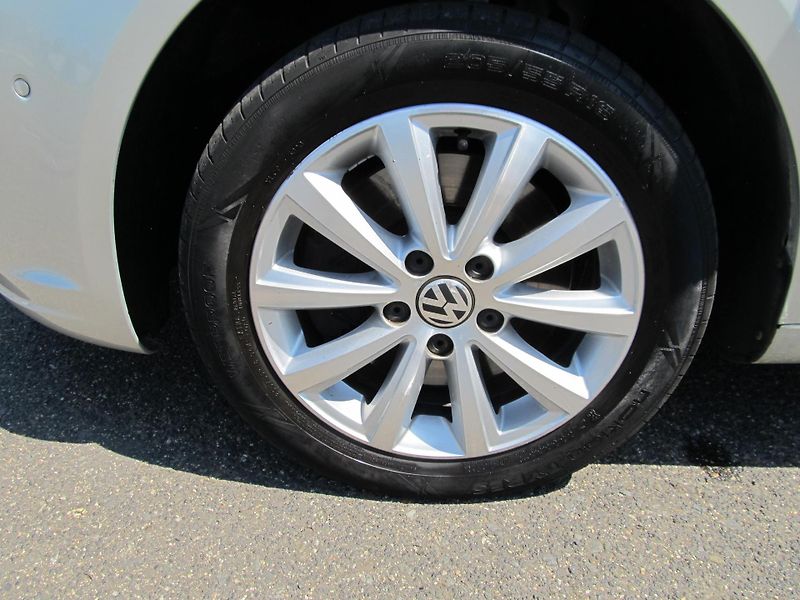 Volkswagen Touran (2011) 2.0TDI 7 míst  - fotka 54 z 60
