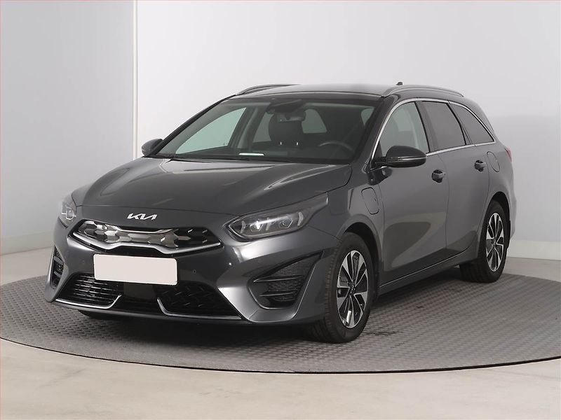 Kia Ceed (2025) 1.6 GDI plug-in - fotka 2 z 21