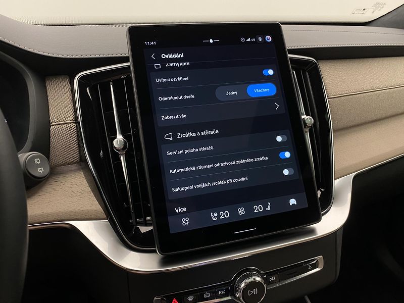 Volvo XC90 (2025) T8 AWD Plug-in DARK ULTRA - fotka 61 z 75