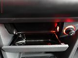 Volkswagen Touran (2011) 1.6 TDi, autoAC, temp - náhled 19
