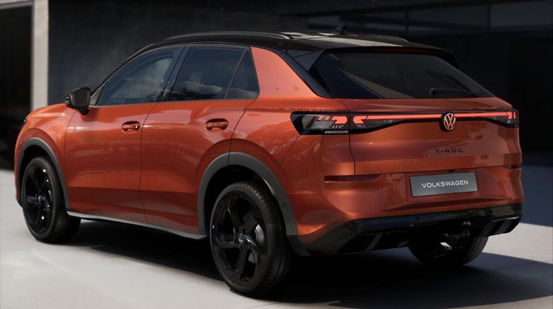 Volkswagen T-Roc (2026) 1,5 eTSI 110 kW 7DSG  R-Line - fotka 3 z 9