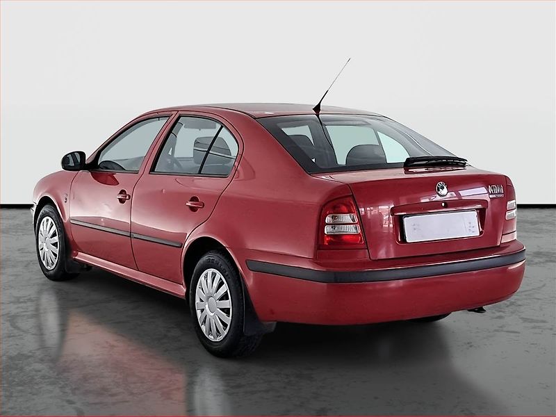 Škoda Octavia (2010) 1.9 TDI , po STK, jezdí dobře - fotka 4 z 15