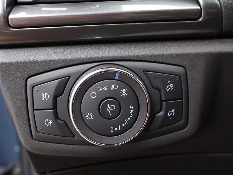 Ford Mondeo 2,0 Hybrid iCVT 103kW Vignale - fotka 17 z 35
