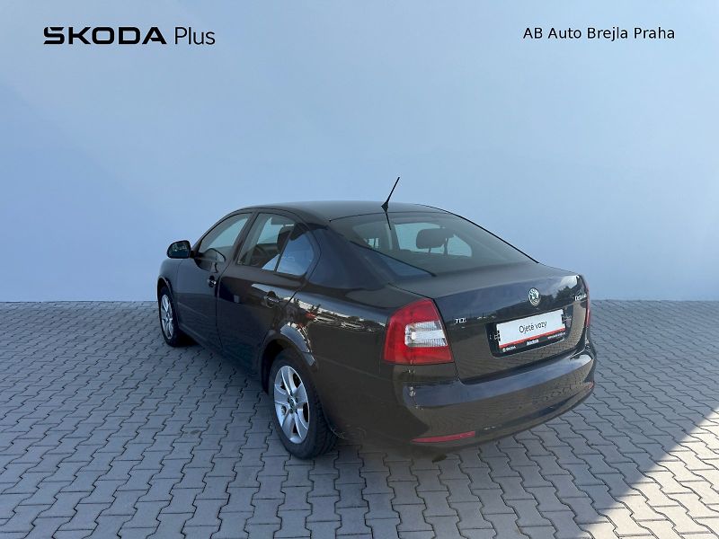 Škoda Octavia (2012) LIM CR Elega 103/2.0 6AG - fotka 7 z 24