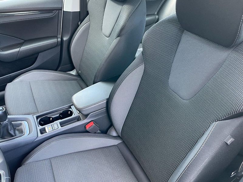 Škoda Octavia (2022) Com.2.0TDi Navigace! ČR+1.maj. - fotka 16 z 35