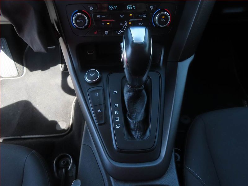 Ford Focus (2018) 2.0 EcoBlue, Automat - fotka 13 z 20