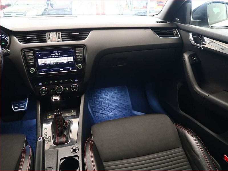 Škoda Octavia (2015) RS 2.0 TDI, Automat, Navi - fotka 8 z 18
