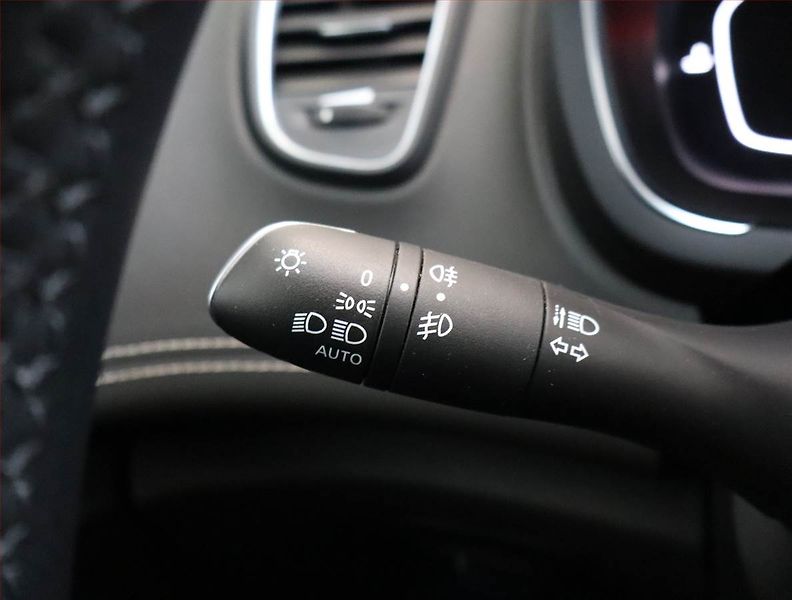 Renault Scénic (2019) 1.3 TCe, Automat, ČR,1.maj - fotka 21 z 24