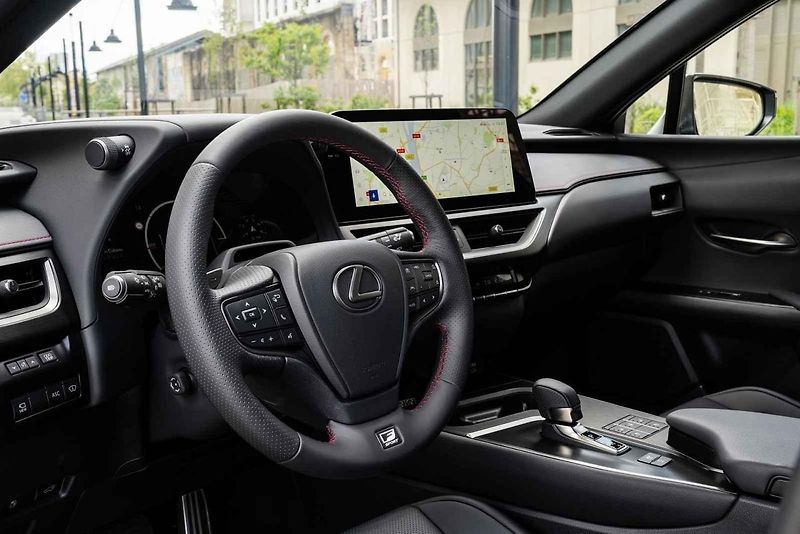 Lexus UX 300h první jízda