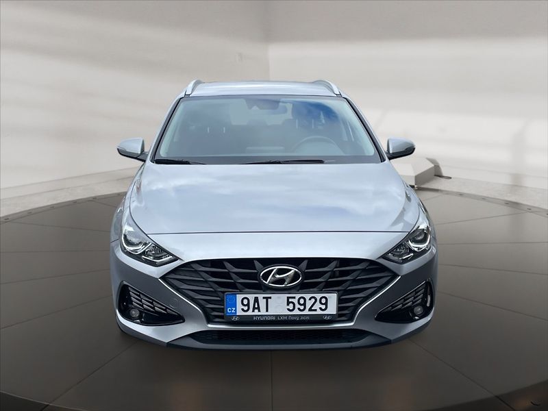 Hyundai i30 1,0 TGDI 120 Comfort - fotka 2 z 11