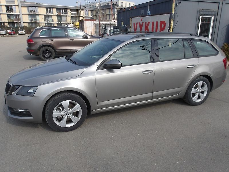 Škoda Octavia 1,5TSi DSG ! NAJ.9600km !!! - fotka 1 z 28