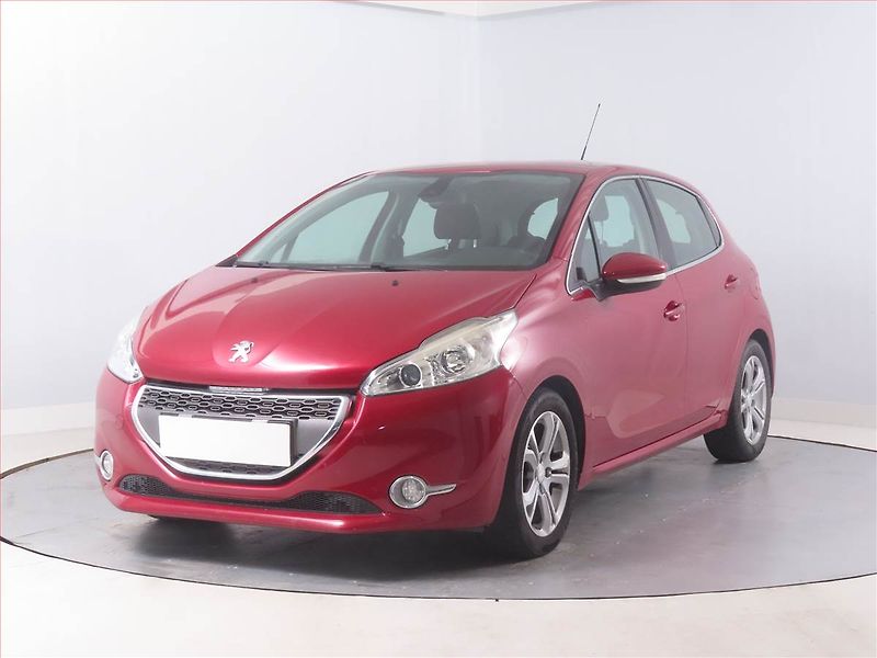 Peugeot 208 (2012) Active 1.6 e-HDi, Navi - fotka 2 z 16