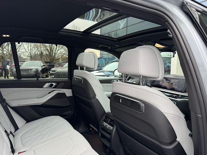 BMW X5 xDrive 50e El.tažné TOP - fotka 15 z 16