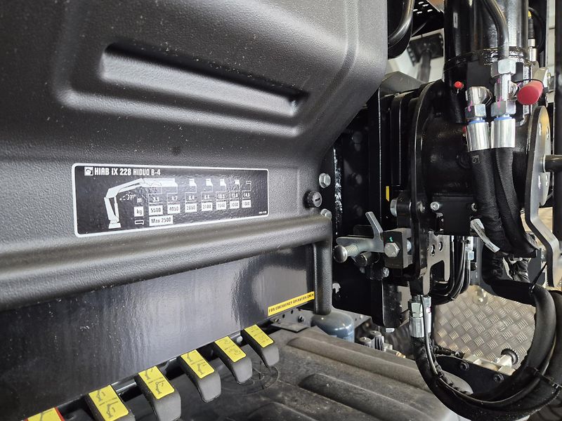 MAN TGS 33.520 6x6 RUKA HIAB SKLÁPĚČ  - fotka 14 z 39
