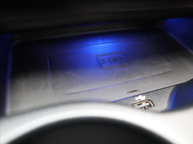 BMW Řada 5 3,0 XD SportLine Adaptive LED - fotka 32 z 45