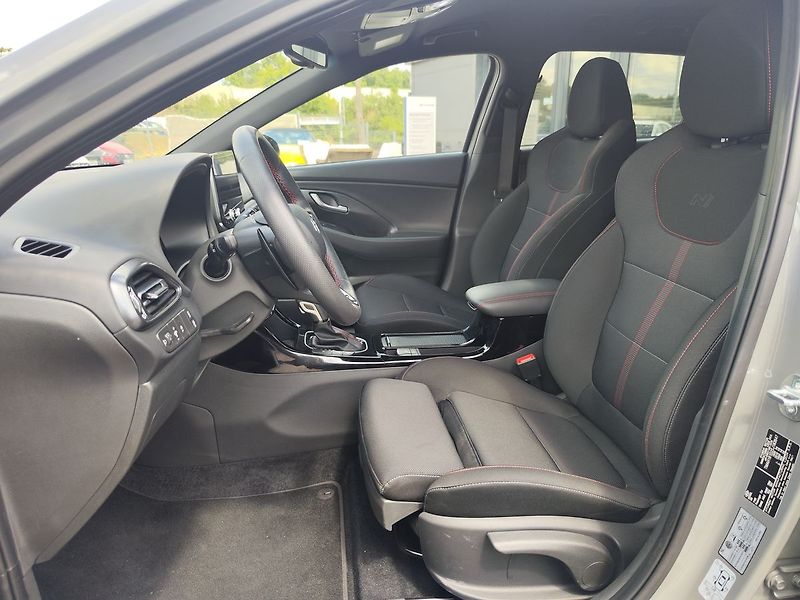 Hyundai i30 1.5 T-GDI/103kW N-Line DCT - fotka 15 z 32