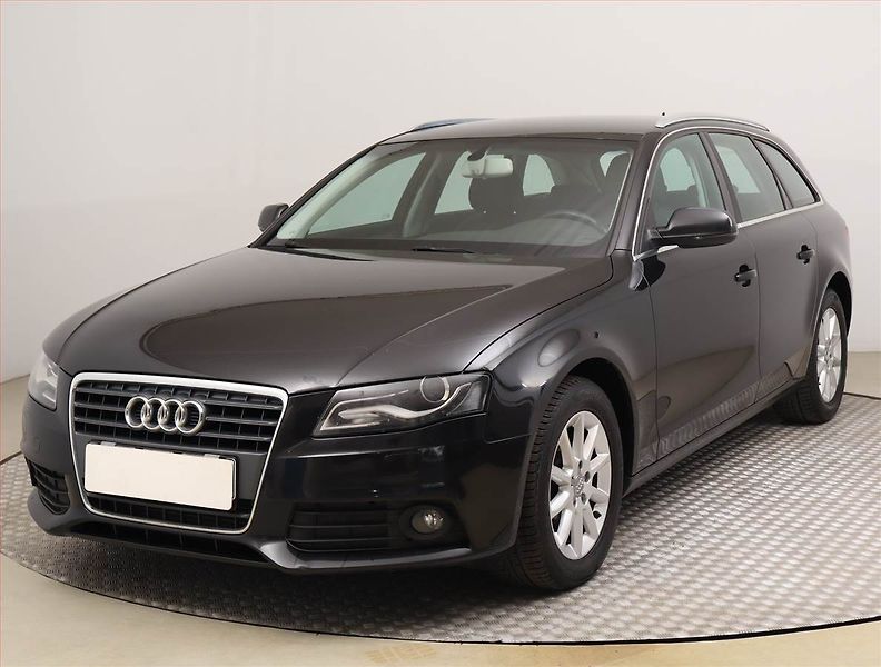 Audi A4 (2009) Ambiente 2.0 TDI, Serv.kniha - fotka 2 z 19
