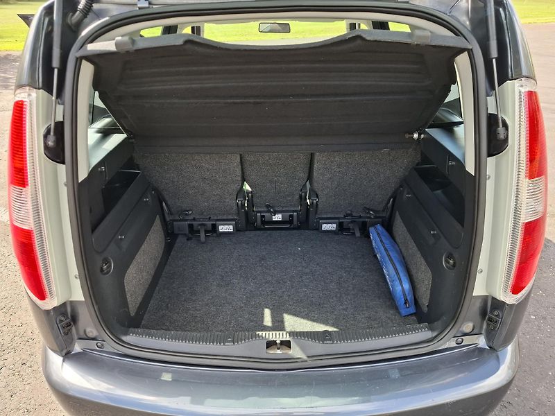 Škoda Roomster (2009) 1.4 16v 63kW,klima,stk 2028 ! - fotka 14 z 18