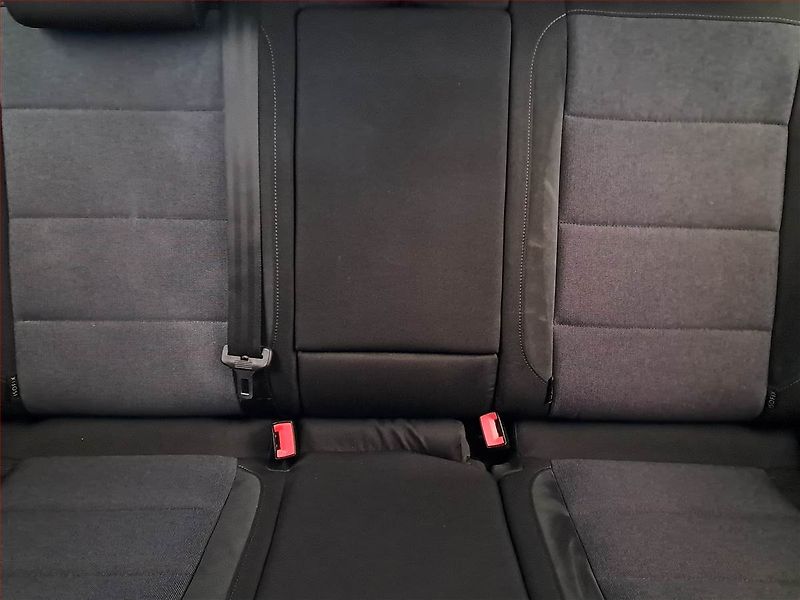 Volkswagen Golf (2011) 1.6 TDI, po STK, jezdí skvěle - fotka 10 z 17