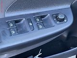 Volkswagen Golf (2009) 1.9 TDi, AC, park.čidla - náhled 11