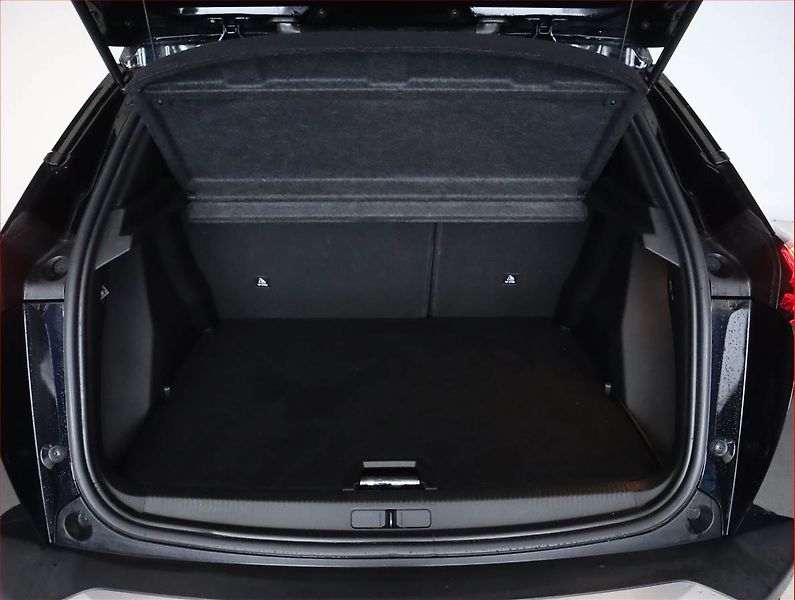 Peugeot 2008 (2023) GT 1.2 PureTech - fotka 14 z 21