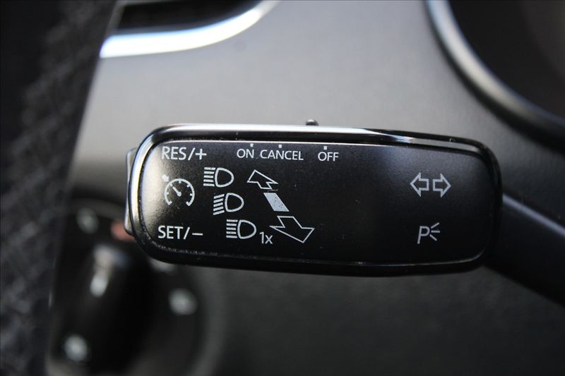 Škoda Octavia 2,0 TDI  ČR,TAŽNÉ,ELEGANCE - fotka 20 z 33