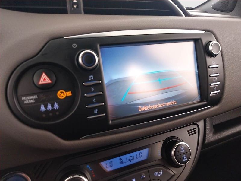 Toyota Yaris (2019) Style 1.5 Hybrid, Automat - fotka 23 z 24