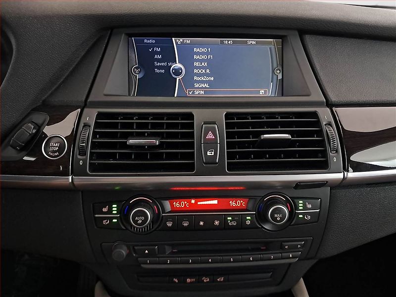 BMW X6 (2014) xDrive30d - fotka 12 z 20