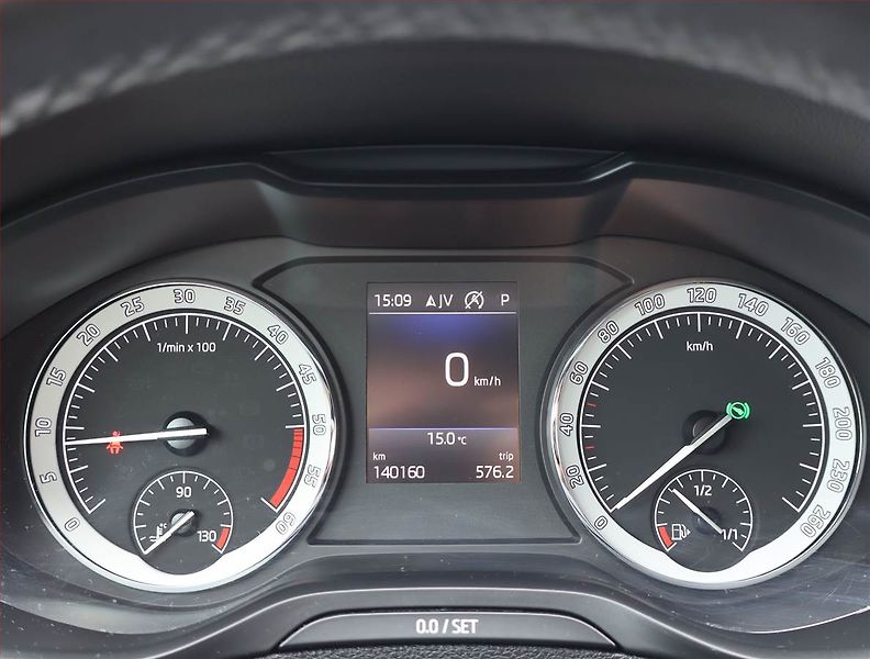 Škoda Karoq (2018) 1.6 TDI, Automat, Serv.kniha - fotka 11 z 19