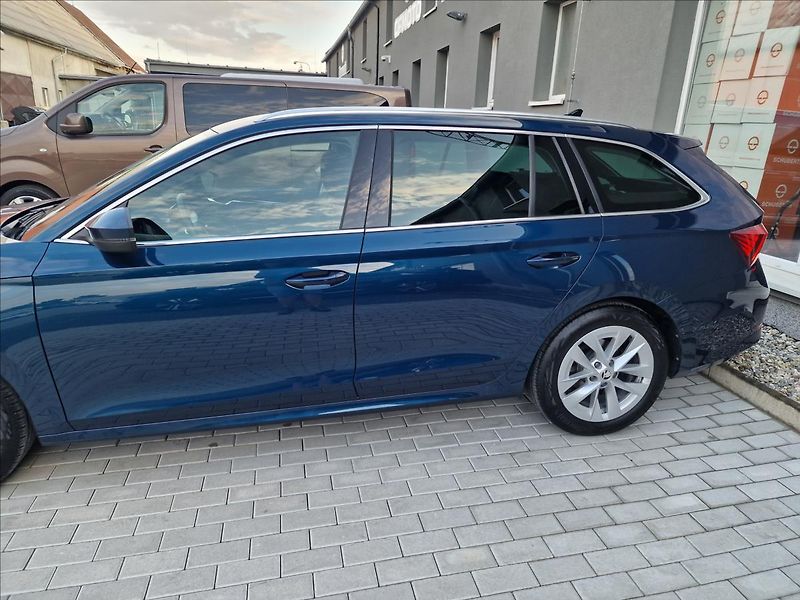 Škoda Octavia 2.0TDI 110kW Style Combi,1Maj - fotka 44 z 50