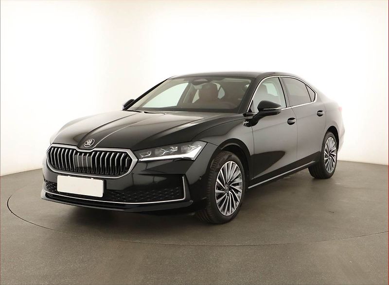 Škoda Superb (2025) 2.0 TSI, LAURIN&KLEMENT, DPH - fotka 2 z 21