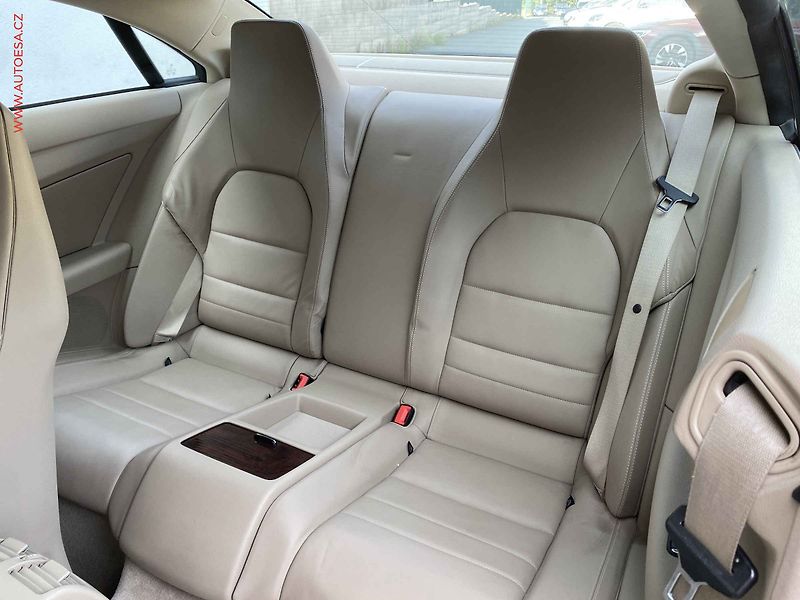 Mercedes-Benz Třídy E (2010) 3.0 CDi E350, Elegance, AT, - fotka 10 z 21