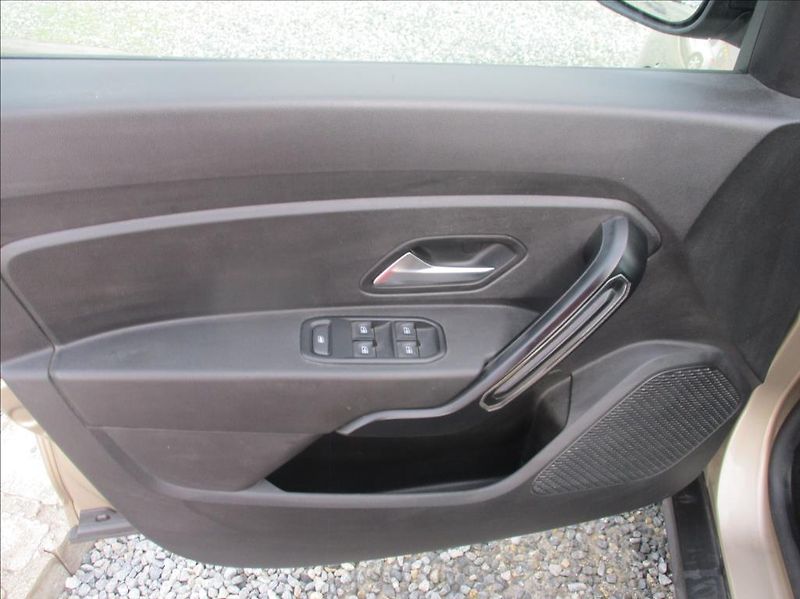 Dacia Duster 1,6 i 16v, klima,serv.historie - fotka 14 z 46